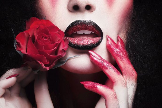 Vampire Kiss - By Karla Powell