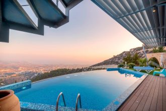 Luxury pool