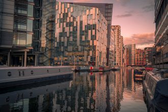 3 Alternative Ways To Live In London - Little Venice in Regent's Canal London