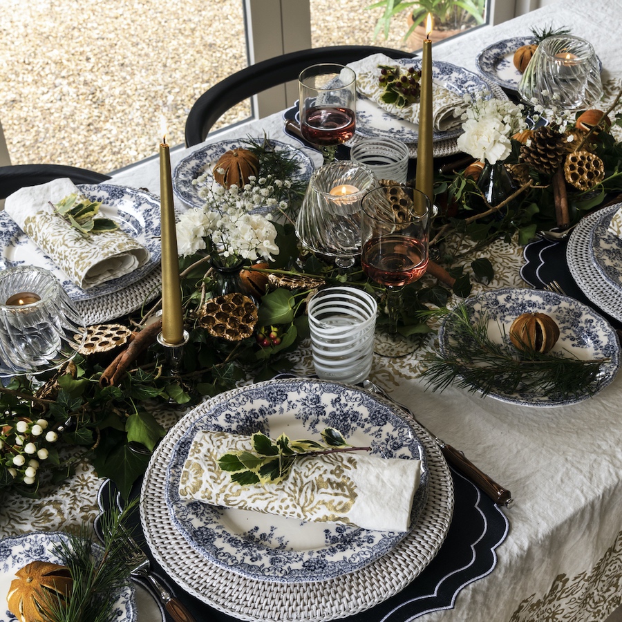 Christmas Tablescaping Inspiration: Elevate Your Festive Dining ...